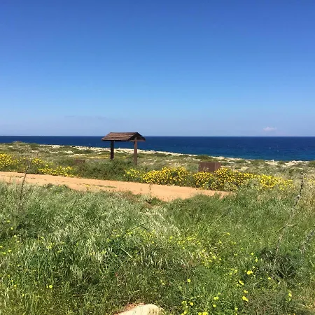Artisan First Line Seafront فيلة